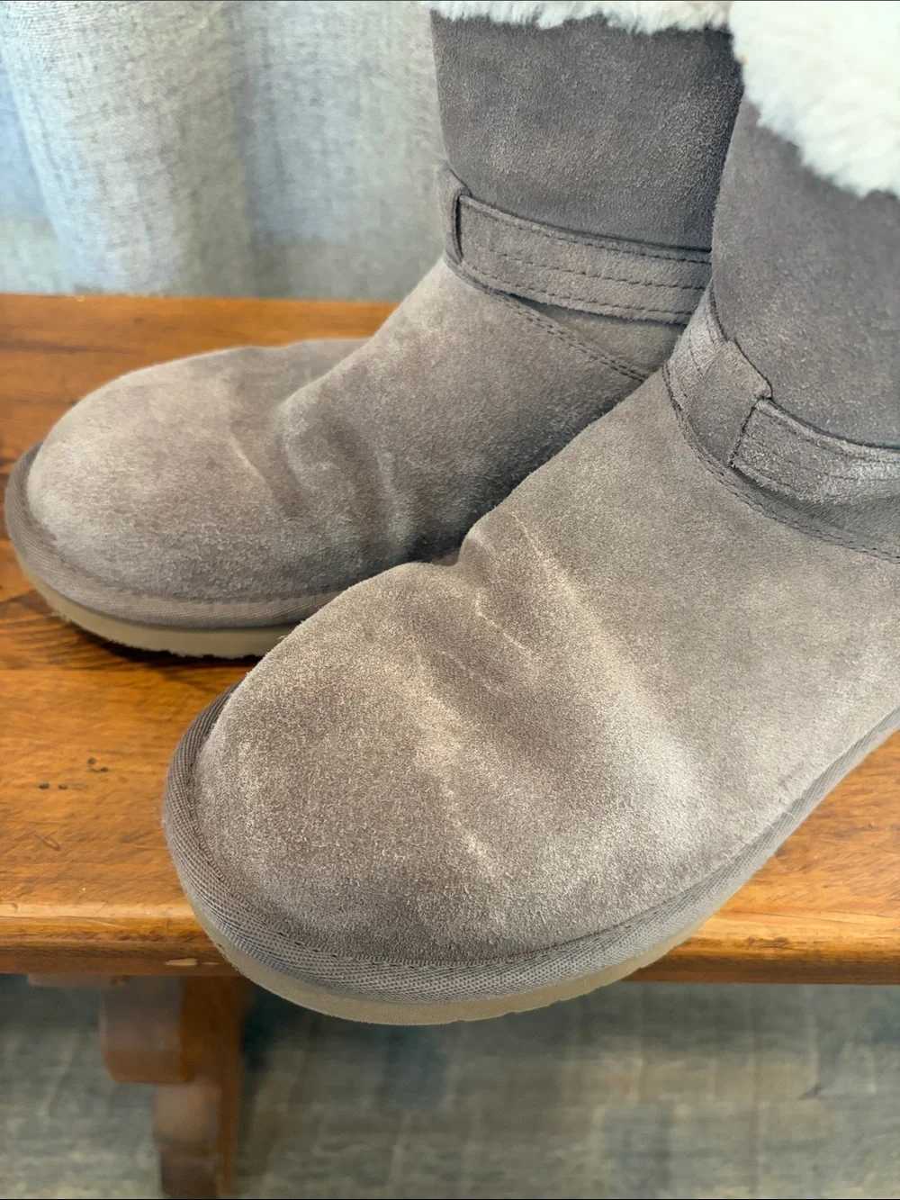 Koolaburra by Ugg Delene Mini Taupe Suede Size 9